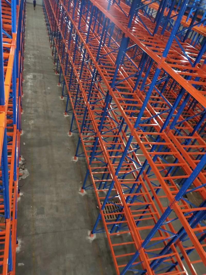 自动化立体库的特点和两向穿梭车货架的区别 自动化立体库的特点和两向穿梭车货架的区别